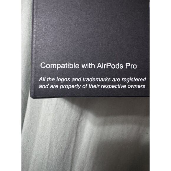 Moschino Couture! Air Pod Pro Case - Picture 4 of 4